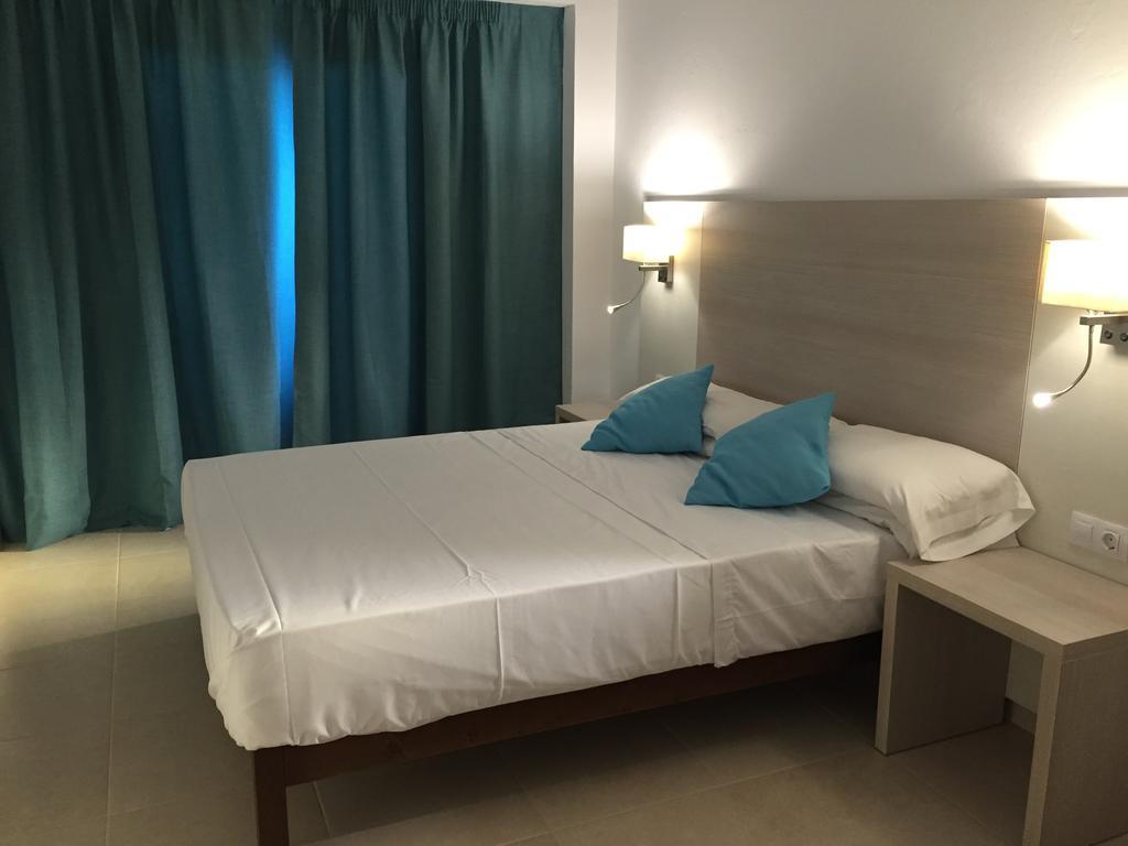 Hotel Antares Cala D´Or エクステリア 写真
