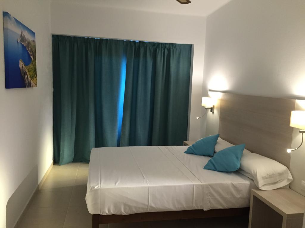 Hotel Antares Cala D´Or エクステリア 写真